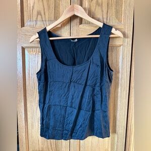 St. John black scoop neck tank top